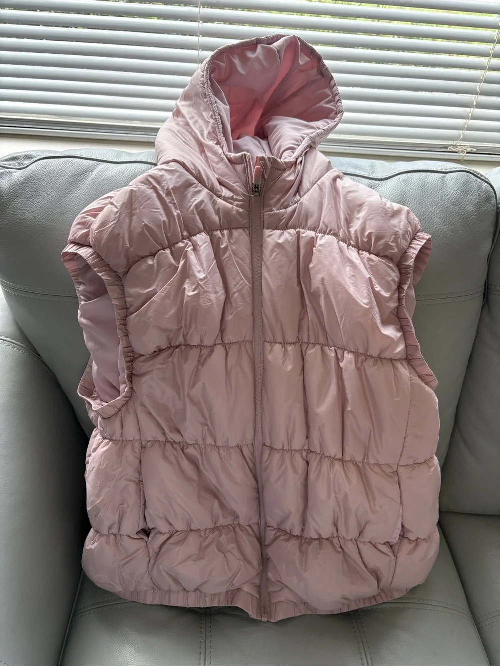 Avia Girls' Hooded Puffer Vest - Light Pink